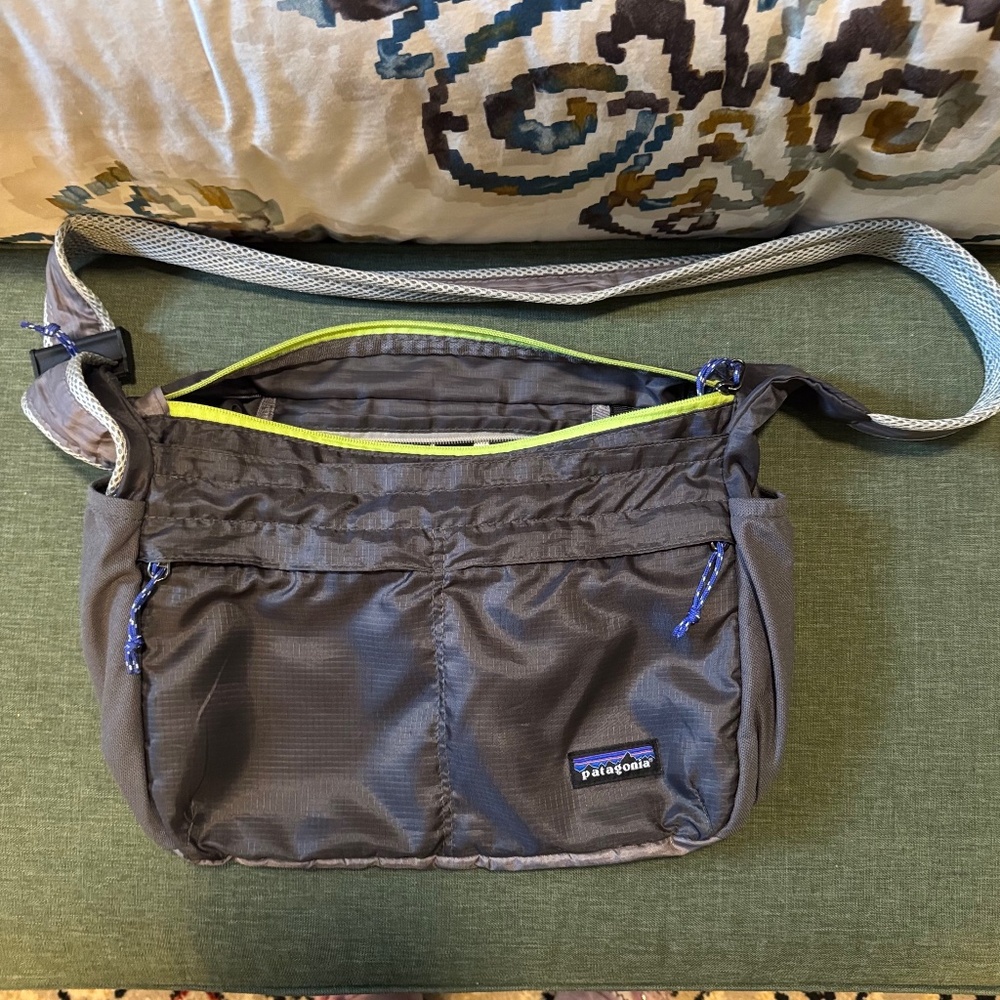 Patagonia Lightweight Travel Courier Bag